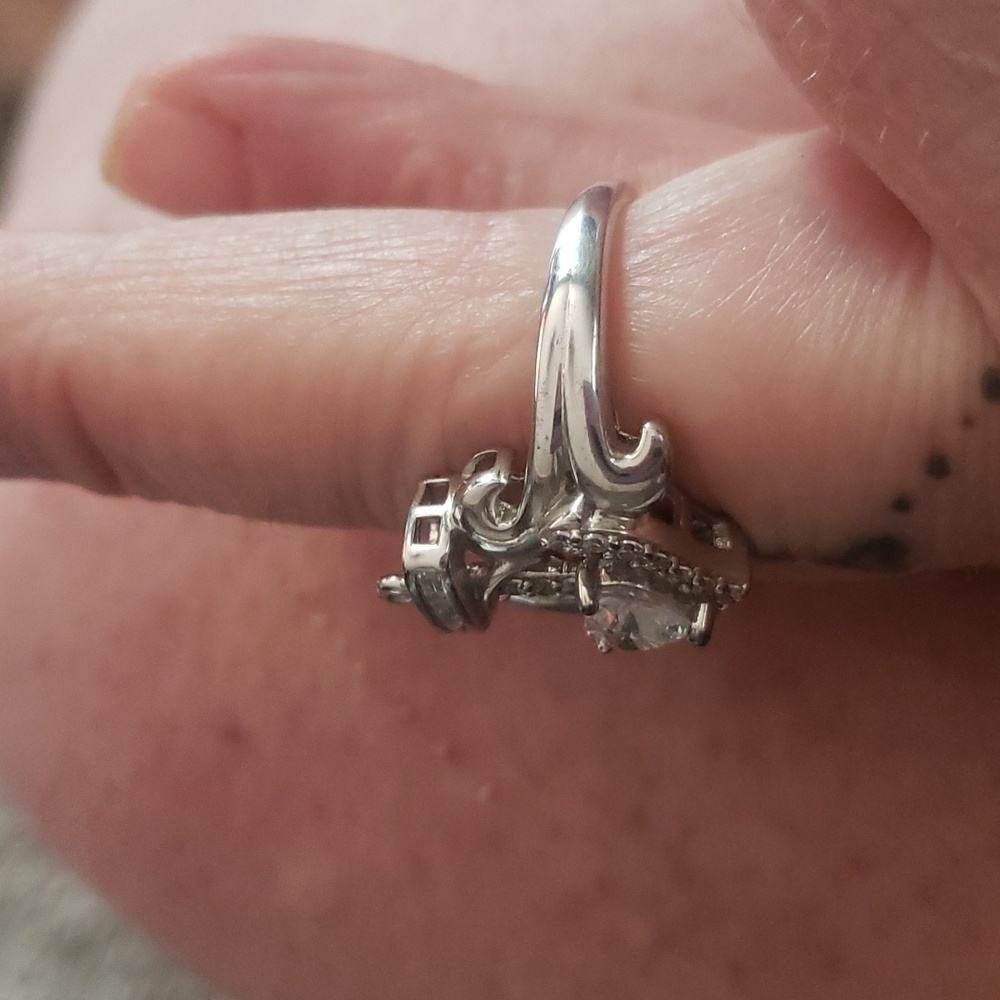 Ring - Picture 3 of 3